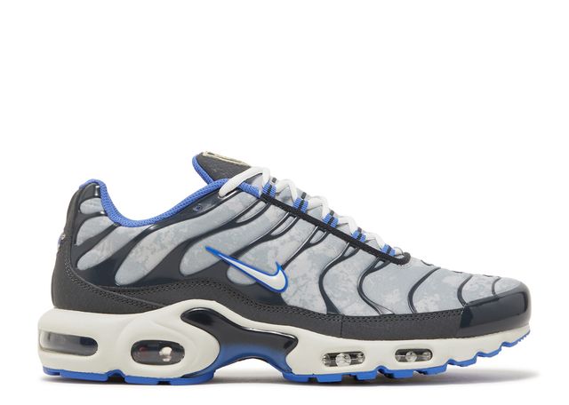 Nike Air Max Plus Social FC