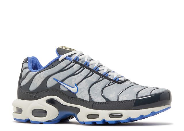 Nike Air Max Plus Social FC